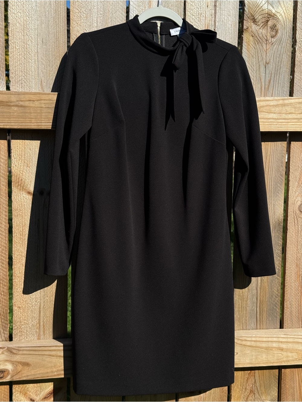 NEW Calvin Klein Tie Neck Long Sleeve Shift Dress size 6 Women’s Black Mini Chic